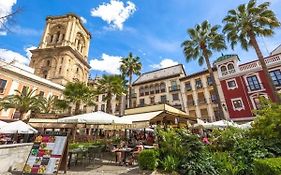 La Plaza, En el Centro y Parking garaje Gratuito